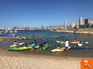 1.200 alumnos de Primaria viven su bautismo de mar con la Concejalía de Deportes