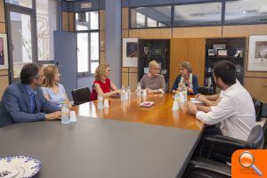 La consellera de Sanidad se compromete a resolver la situación del profesorado de la Facultad de Ciencias de la Salud de la UJI - (foto 2)