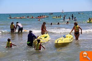Borriana celebra una jornada de baptisme de tots els esports nàutics a la platja de l'Arenal - (foto 2)