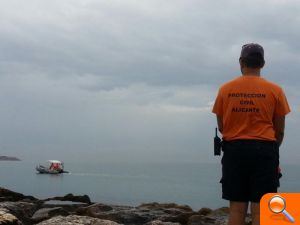 Una treintena de voluntarios de Protección Civil refuerzan el dispositivo de las playas de Alicante - (foto 5) Una treintena de voluntarios de Protección Civil refuerzan el dispositivo de las playas de Alicante - (foto 5)