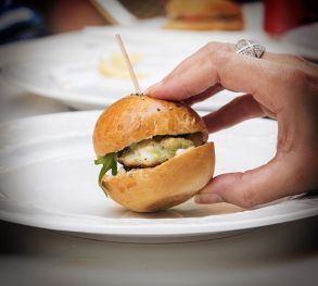 'Rotllet de bou', del Bar Els Rogets, millor aperitiu de la VII Ruta de la Tapa d'Almussafes