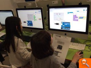 Más de cien personas se han beneficiado del programa Digitalitza’t de Las Naves contra la brecha digital - (foto 4)