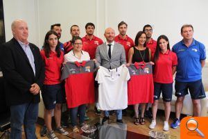 La Selección Valenciana de Pilota visita la Diputació antes de partir hacia Holanda para disputar el Europeo - (foto 4) La Selección Valenciana de Pilota visita la Diputació antes de partir hacia Holanda para disputar el Europeo - (foto 4)