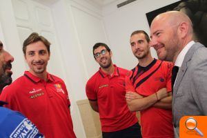 La Selección Valenciana de Pilota visita la Diputació antes de partir hacia Holanda para disputar el Europeo - (foto 5) La Selección Valenciana de Pilota visita la Diputació antes de partir hacia Holanda para disputar el Europeo - (foto 5)