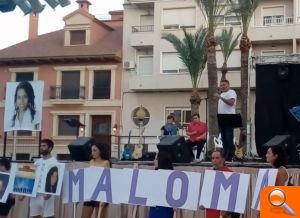 San Miguel de Salinas acogió el acto 'En pie por ellas'