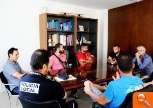 Reunió per a fer front als robatoris durant la campanya de la garrofa - (foto 2)