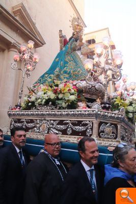 El alcalde de Alicante preside la Procesión en honor a la Patrona, la Virgen del Remedio, y hace de costalero - (foto 2) El alcalde de Alicante preside la Procesión en honor a la Patrona, la Virgen del Remedio, y hace de costalero - (foto 2)