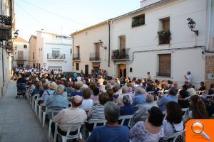 Benilloba omple la plaça de l’Omet per al Concert de Festes 2018 - (foto 3)