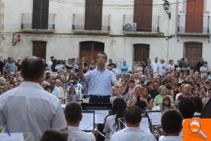 Benilloba omple la plaça de l’Omet per al Concert de Festes 2018 - (foto 4)