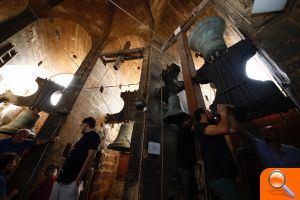Los campaneros del Miguelete aprietan los tornillos de las campanas siguiendo la costumbre medieval del “repret” de San Lorenzo - (foto 3)