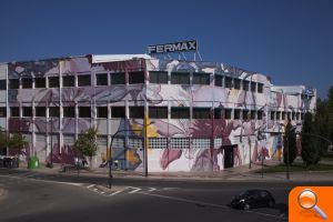 El artista internacional Pastel pinta un mural en Valencia