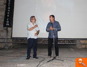 La Plaza Santa María de Peñíscola acogió ayer el estreno de "Territorio Templario" de Canal Historia