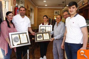 Eliseo Valls: «El premi de la mocadorà li ho dec a la meua família, el meu equip de treball i tot el poble de Puçol» - (foto 4) Eliseo Valls: «El premi de la mocadorà li ho dec a la meua família, el meu equip de treball i tot el poble de Puçol» - (foto 4)