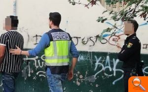 La Policía Nacional desmantela un punto negro de drogas en Marítim