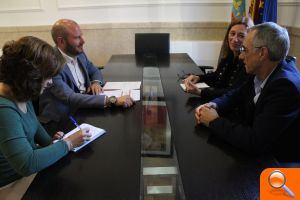 Eva Sanchis i Fernando Oliveros li traslladen a Toni Gaspar els problemes d’inundabilitat de Godella - (foto 3)