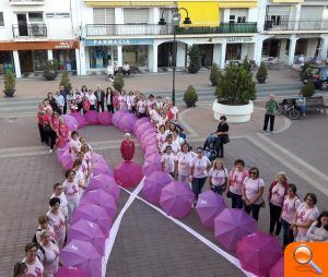 Una llaç rosa amb molta humanitat a Altea