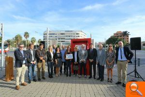 El alcalde y la edil de Cultura inauguran la Glorieta 'Clara Forner'