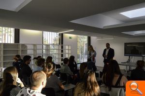 Els participants en el projecte T'Avalem per a joves qualificats en pràctiques inicien el programa de formació complementària  - (foto 2)