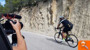 La cadena de televisión danesa DK4 rueda un programa especial sobre la Costa Blanca como destino ciclista