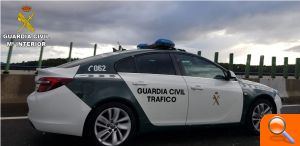 La Guàrdia Civil auxilia a una dona que ha donat a llum en el seu cotxe en la CV-31 