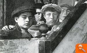 Castelló homenatja a les víctimes del cinema La Pau en el centenari de la tragèdia - (foto 2)