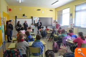 Dos xiquets d'Alboraia reben un premi per representar el camí de l'aigua fins que arriba a l'aixeta - (foto 2)