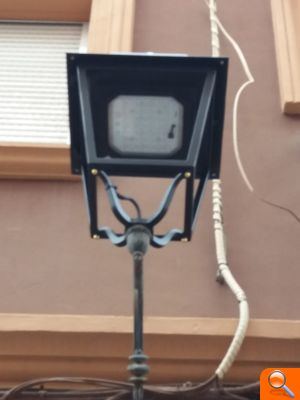 El Ayuntamiento sustituye las farolas de la avenida Benito Pérez Galdós y Poeta Carmelo Calvo - (foto 5)