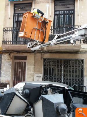 El Ayuntamiento sustituye las farolas de la avenida Benito Pérez Galdós y Poeta Carmelo Calvo - (foto 7)