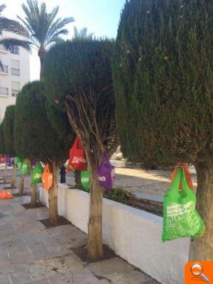 Les zones comercials d'Altea s'omplen d'art amb 'Compra amb Art' - (foto 2) Les zones comercials d'Altea s'omplen d'art amb 'Compra amb Art' - (foto 2)