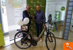 Un cliente de Castellón, premiado con una bicicleta eléctrica por contratar Planes a Tu Medida de Iberdrola