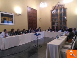 Orihuela inicia el proceso de creación del Clúster Agroalimentario