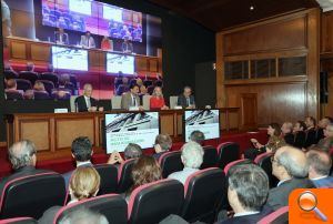 El Ayuntamiento ayudará a divulgar el mural de Gastón Castelló restaurado en el Colegio de Farmacéuticos