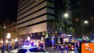 Pavoroso incendio en la undécima planta de un hotel de Alicante - (foto 4) Pavoroso incendio en la undécima planta de un hotel de Alicante - (foto 4)