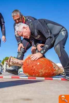 El servei d'Arqueologia i el Club Delfín de Cullera recuperen una altra àmfora grecoritàlica - (foto 3) El servei d'Arqueologia i el Club Delfín de Cullera recuperen una altra àmfora grecoritàlica - (foto 3)