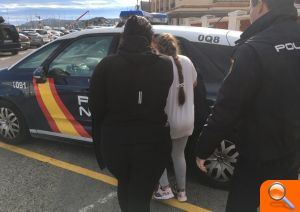 La Policía Nacional detiene a dos mujeres tras asaltar a una persona mayor para robarle el reloj