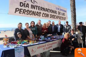 Mercadillo solidario para conmemorar el 'Día Internacional de las Personas con Discapacidad'