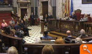 El Ayuntamiento recibe a los ganadores de los XXXVI Premios Literarios Ciutat de València - (foto 2) El Ayuntamiento recibe a los ganadores de los XXXVI Premios Literarios Ciutat de València - (foto 2)