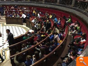 La Constitució Espanyola, llegida per xiquets valencians